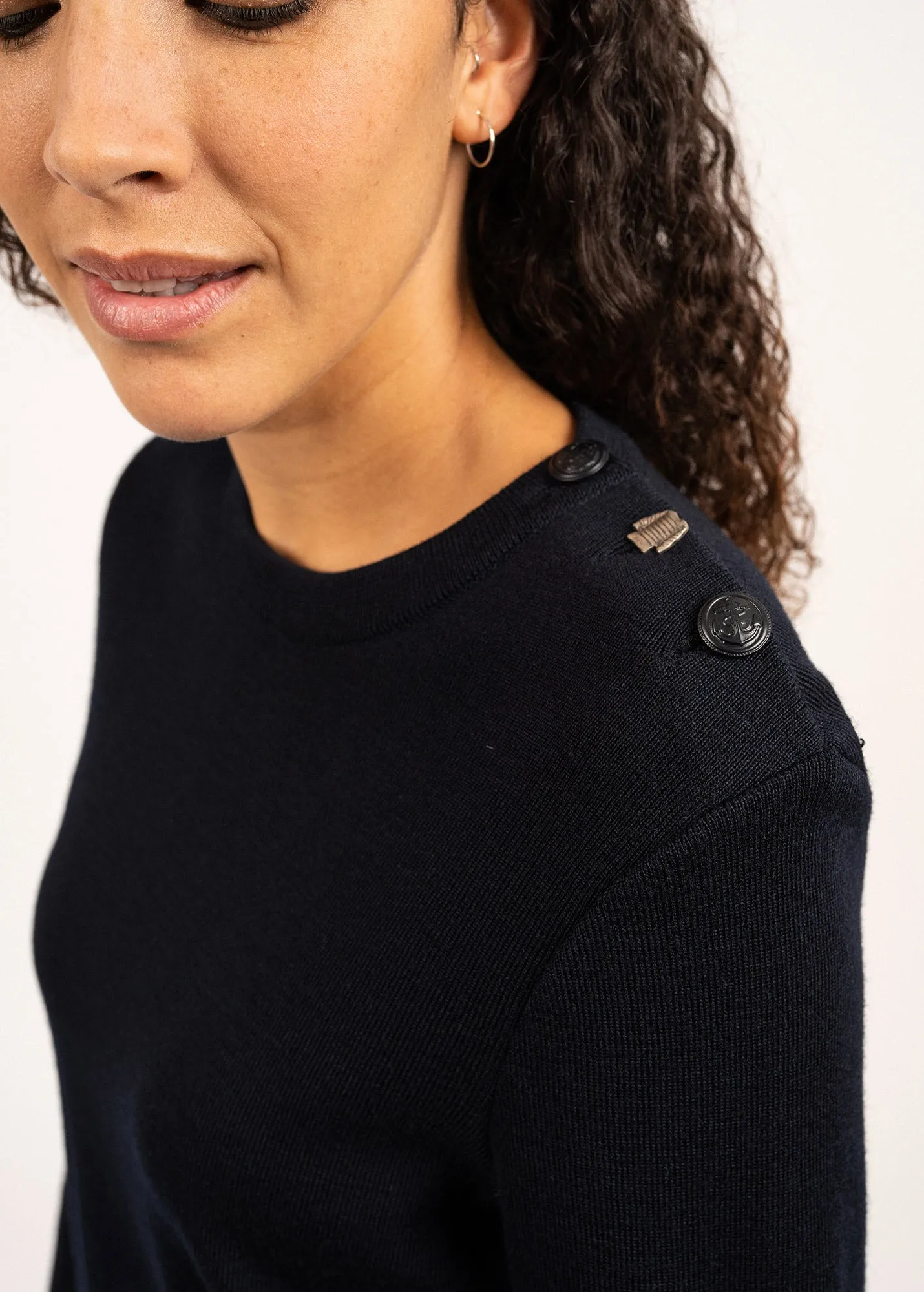 Brégançon Normandy jumper - in wool, with contrasting elbow patches (NAVY/MULTICO)