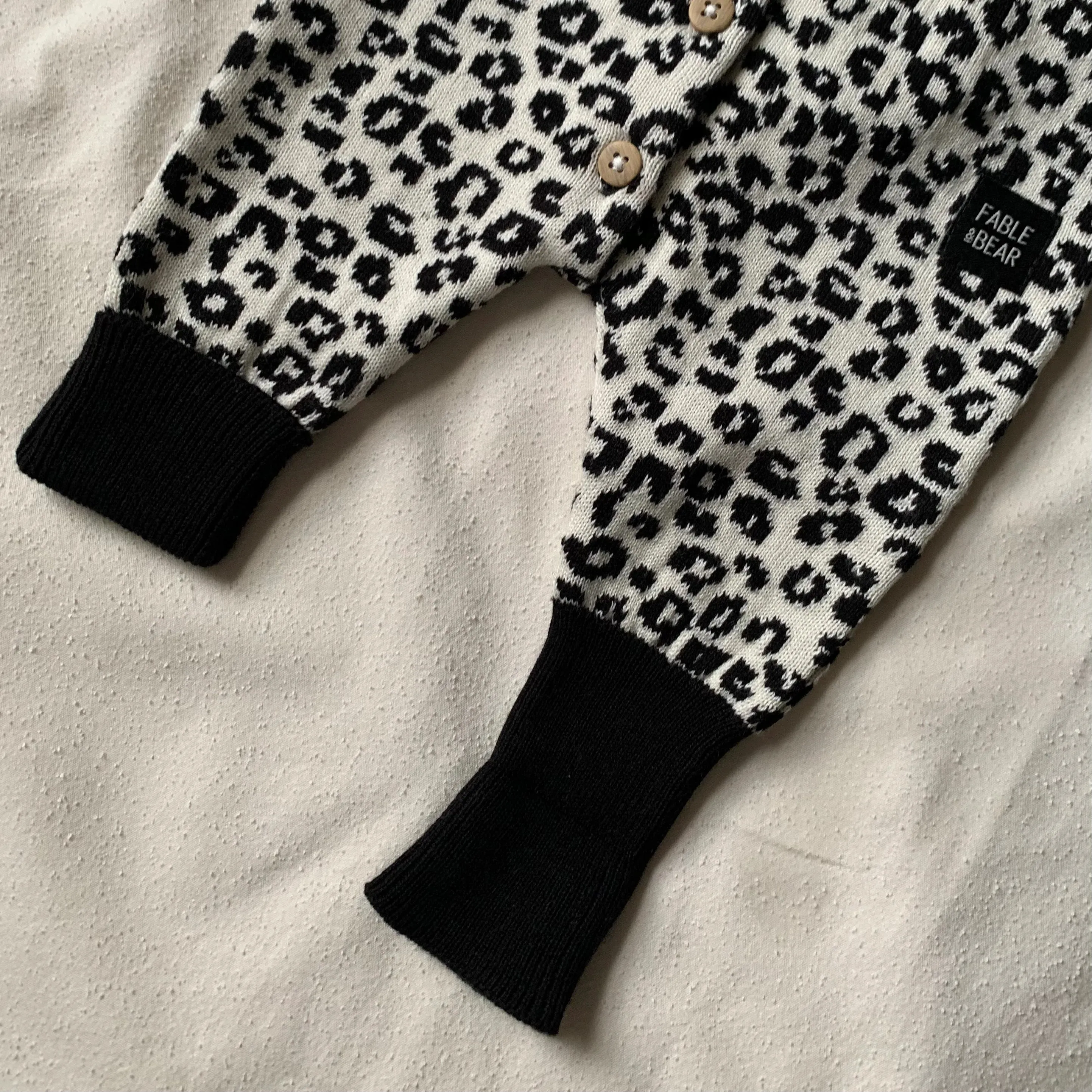 Fable & Bear - Fine knit romper, Leo leopard