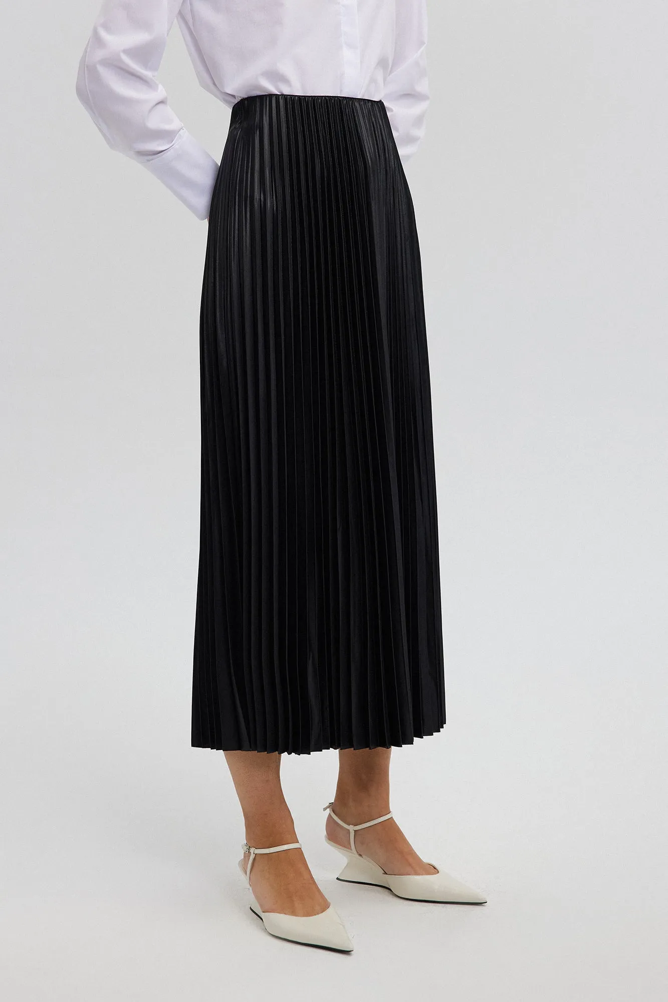 PLEATED SKIRT