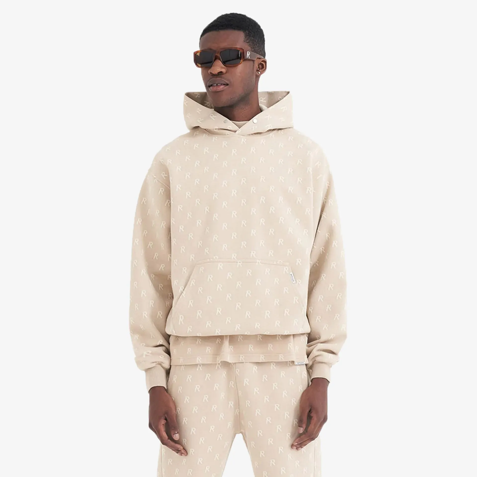 Represent | INTARSIA INITIAL HOODIE  { WHEAT